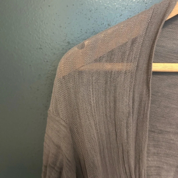 Moth Chicago (MOTH Anthropologie) wrap shirt with detail  and wrinkle effect M - Picture 6 of 8